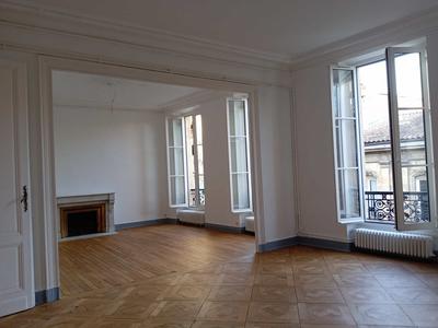 Appartement - 120 m² - 4 pièces
