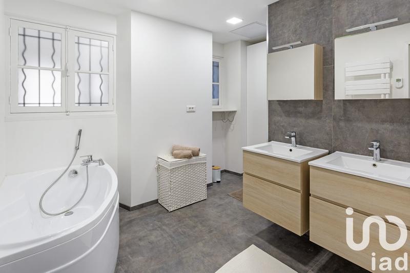 Maison de ville - 210 m² - 8 pièces