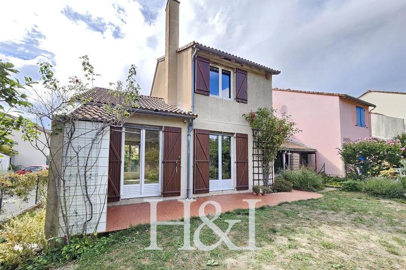 Propriété - 104 m² - 6 pièces