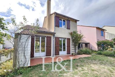 Propriété - 104 m² - 6 pièces