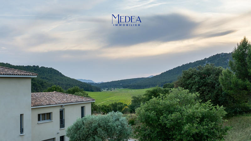 Propriété - 320 m² - 6 pièces