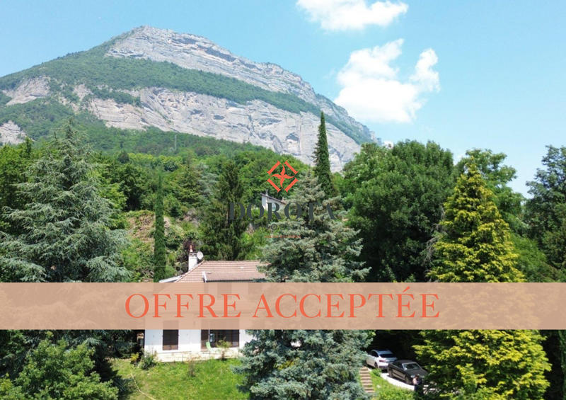 Maison - 182 m² - 9 pièces