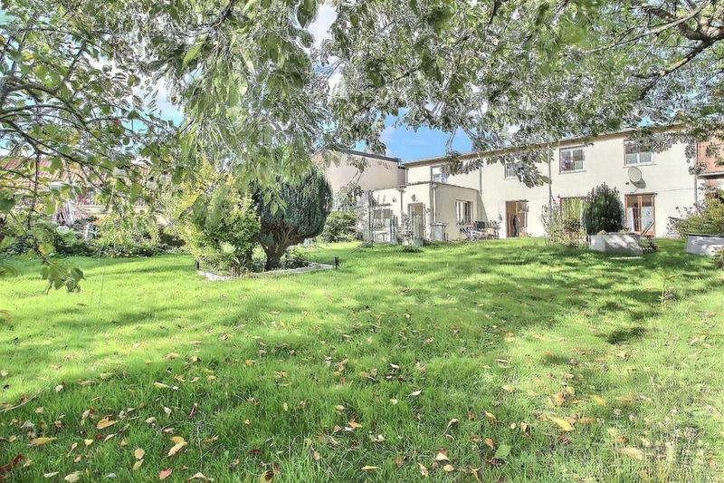 Maison - 185 m² - 6 pièces