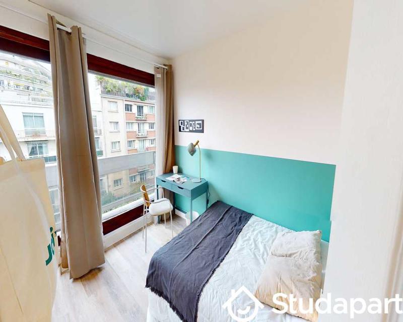 Chambre - 80 m² - 1 pièce