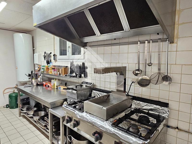 Fonds de commerce - Magasins - 140 m²