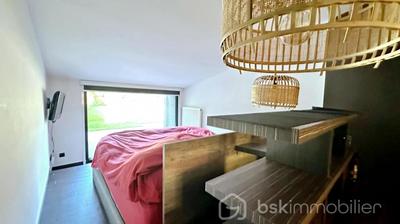 Maison - 180 m² - 6 pièces