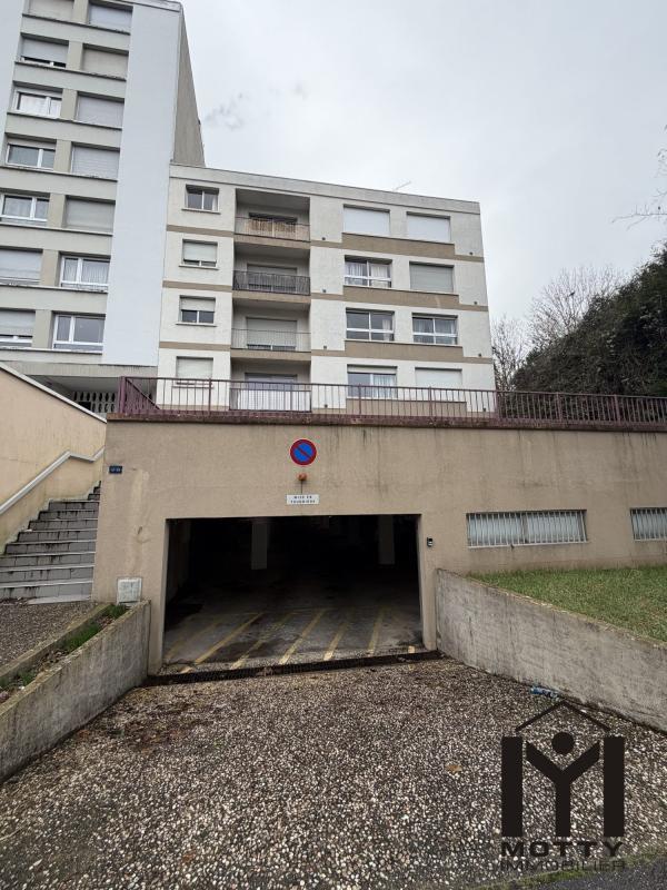 Studio - 25 m² - 1 pièce