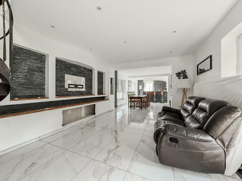 Maison - 175 m² - 7 pièces