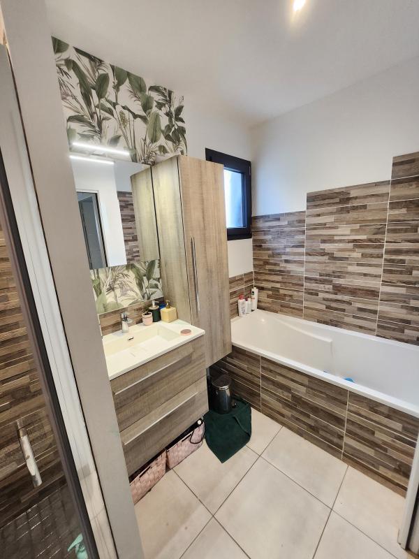 Maison - 93 m² - 4 pièces