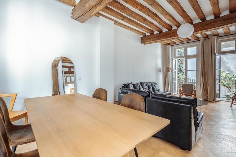 Maison - 311 m² - 11 pièces