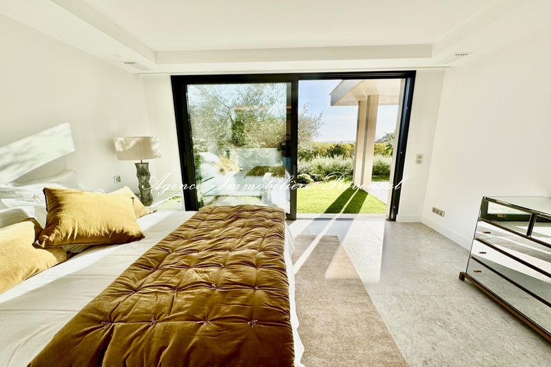 Villa - 370 m² - 6 pièces