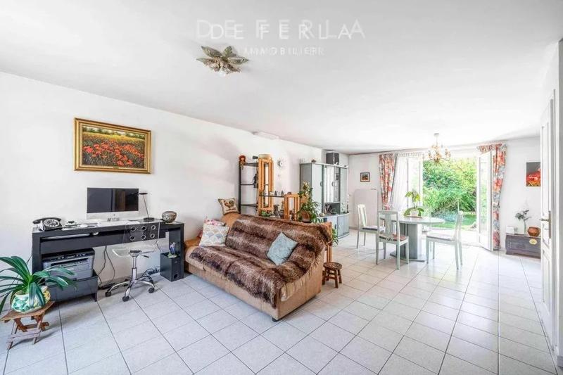 Maison - 230 m² - 5 pièces