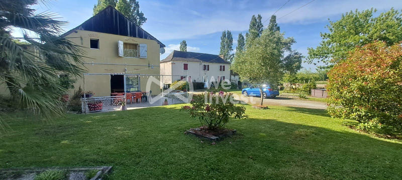 Maison - 246 m² - 12 pièces