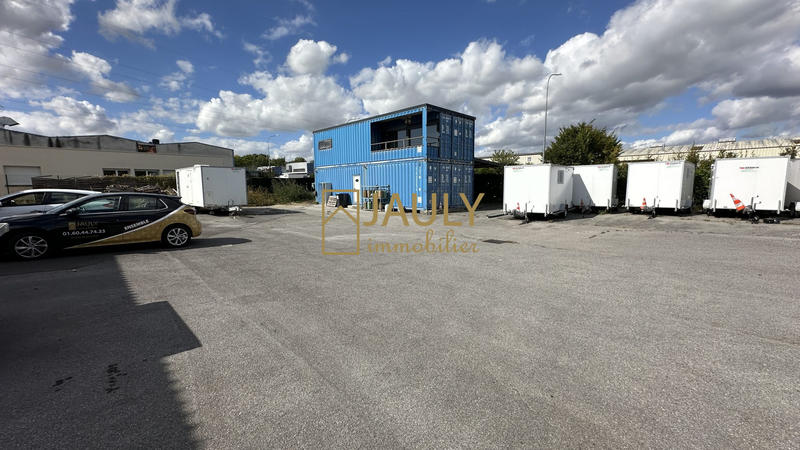 Local commercial - 679 m²