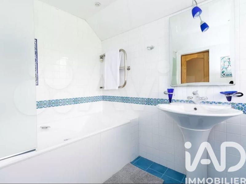 Maison - 169 m² - 8 pièces