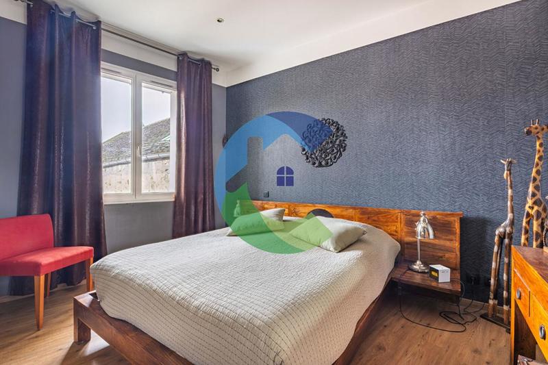 Maison - 175 m² - 7 pièces