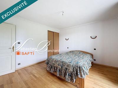 Villa - 270 m² - 9 pièces