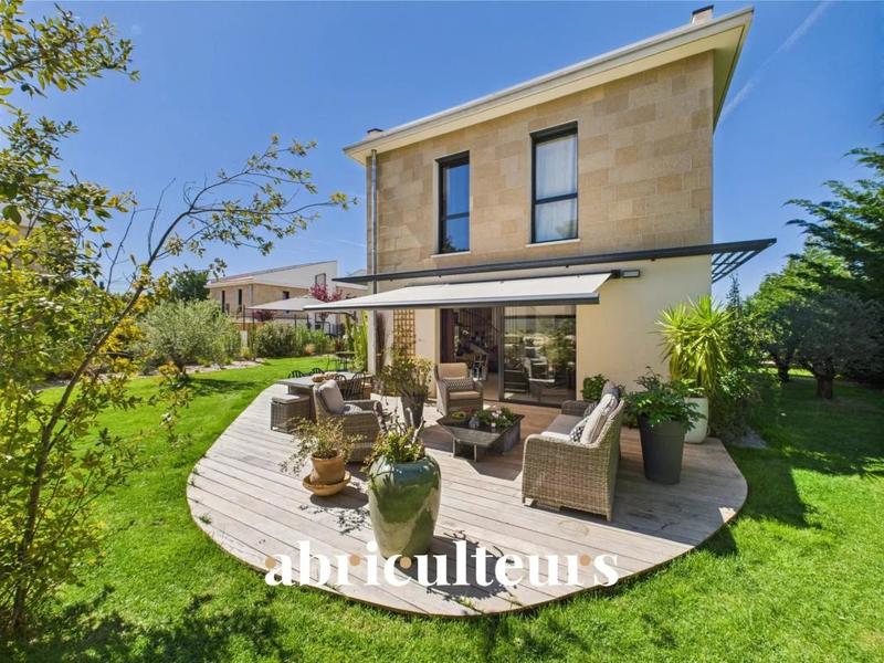 Maison - 111 m² - 4 pièces