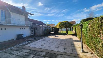 Maison - 312 m² - 12 pièces