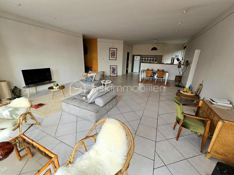 Appartement - 141 m² - 5 pièces