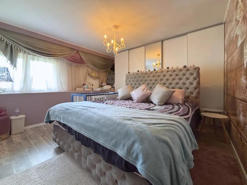 Maison - 241 m² - 8 pièces