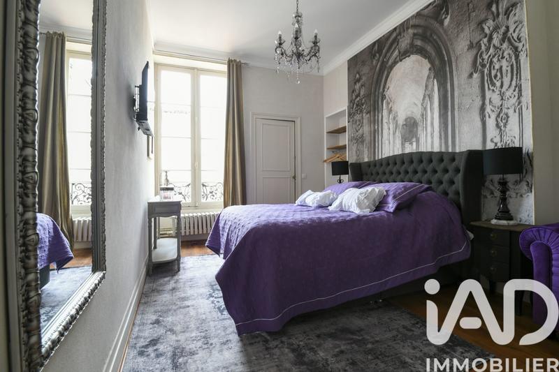 Maison - 309 m² - 10 pièces