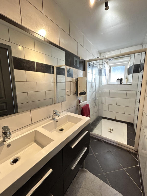 Maison - 253 m² - 6 pièces