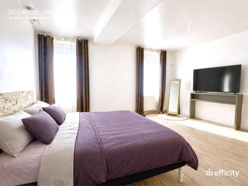 Maison - 365 m² - 9 pièces