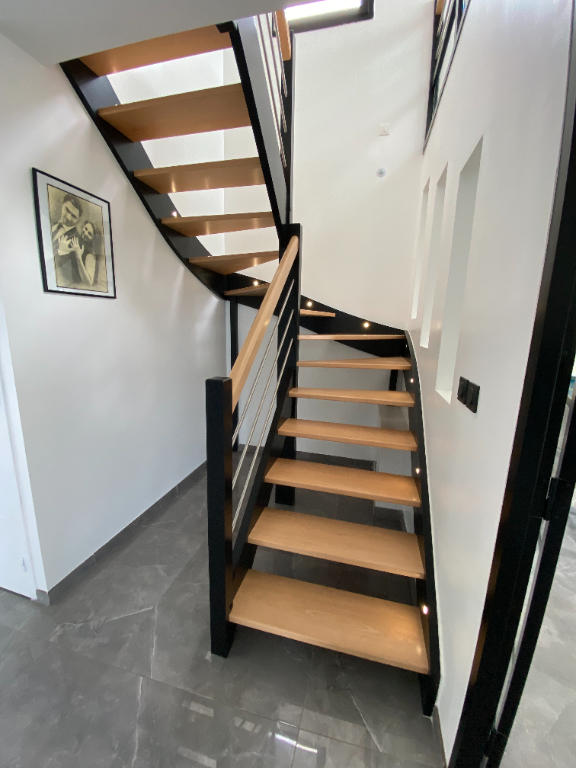 Maison - 167 m² - 6 pièces