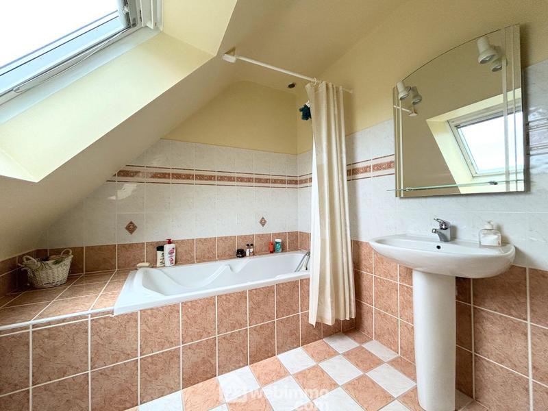 Maison - 95 m² - 5 pièces