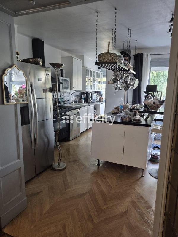 Maison - 180 m² - 6 pièces