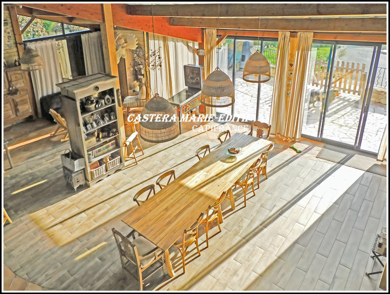 Maison - 955 m² - 33 pièces