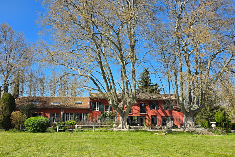 Demeure - 740 m² - 18 pièces