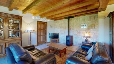 Maison - 218 m² - 8 pièces