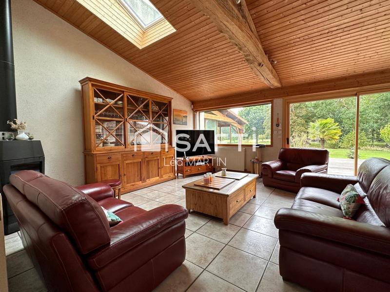 Maison - 200 m² - 7 pièces