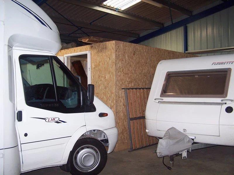 Magasins - 11 376 m²