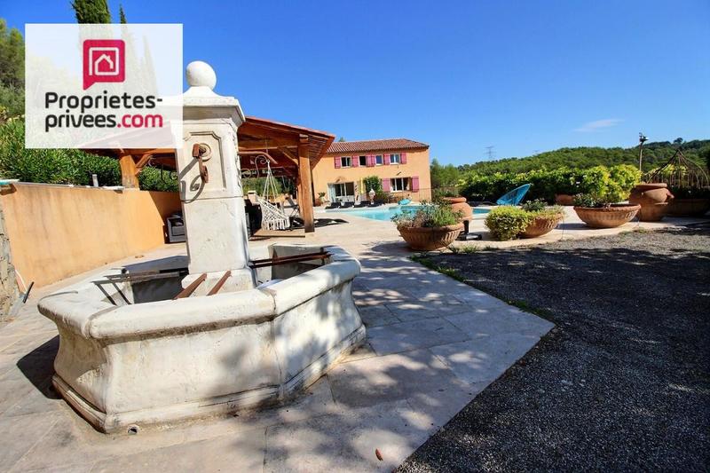 Villa - 240 m² - 7 pièces
