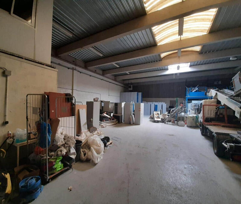 Local commercial - 690 m²