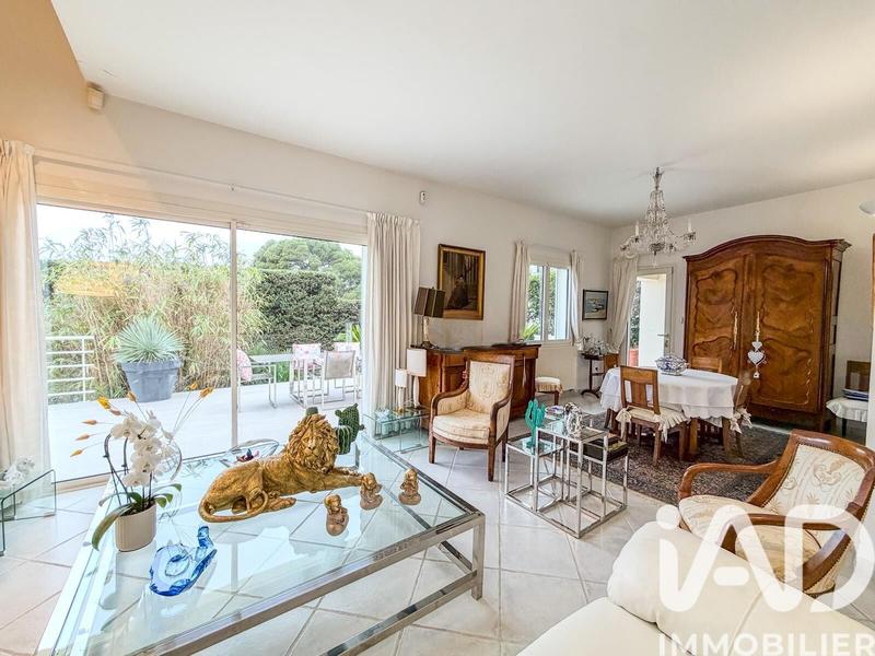 Maison - 235 m² - 6 pièces