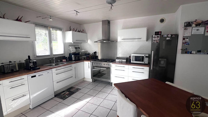 Maison - 159 m² - 6 pièces
