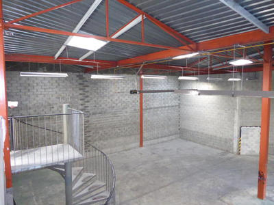 Local d'activité / Entrepôt - 1 583 m²