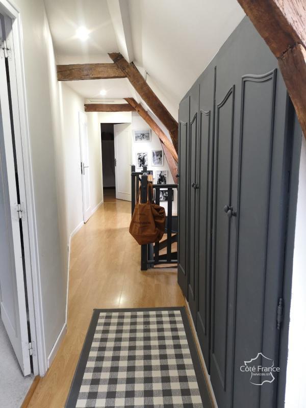 Maison - 210 m² - 10 pièces