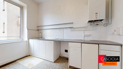 Appartement - 80 m² - 4 pièces