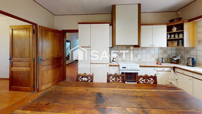 Maison - 227 m² - 7 pièces