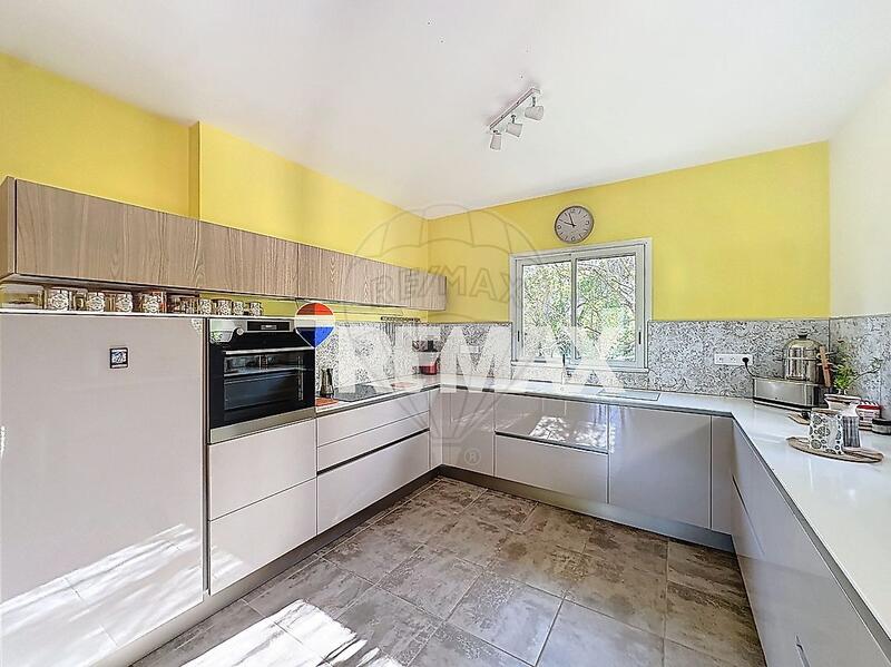 Maison - 180 m² - 7 pièces