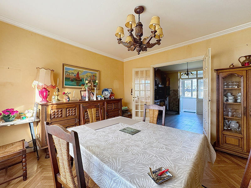 Maison - 110 m² - 8 pièces