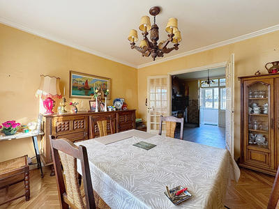 Maison - 110 m² - 8 pièces