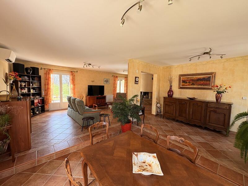 Maison - 192 m² - 8 pièces