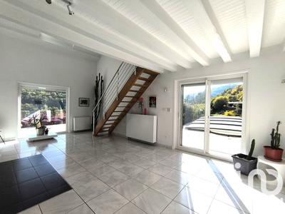Maison - 220 m² - 7 pièces