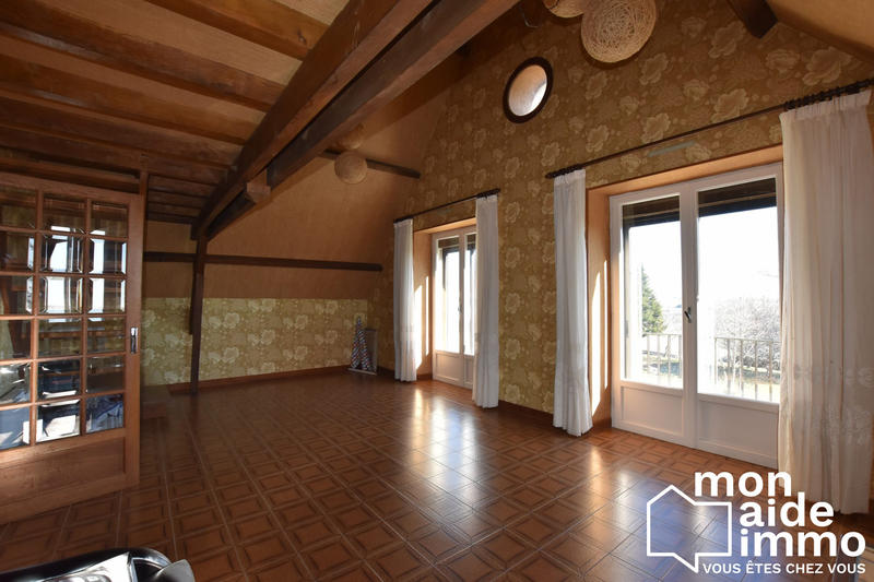 Maison traditionnelle - 240 m² - 9 pièces